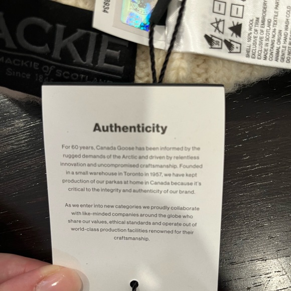 Canada Goose NWT Mackie Ladies Block Rib Slouch Hat - Picture 8 of 8